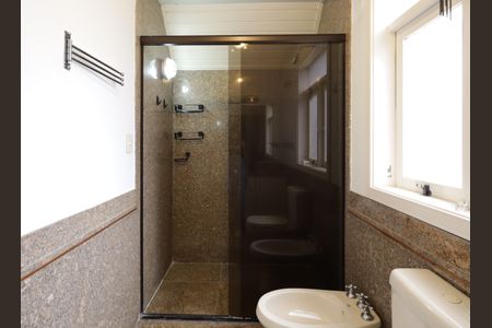 Casa à venda com 1000m², 4 quartos e 8 vagasBanheiro da Suíte 2