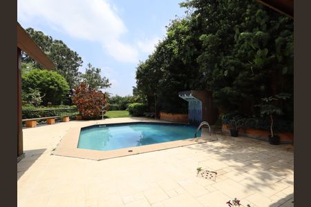 Casa à venda com 1000m², 4 quartos e 8 vagasÁrea comum - Piscina