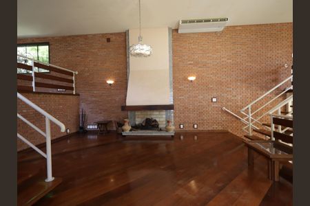 Casa à venda com 1000m², 4 quartos e 8 vagasSala