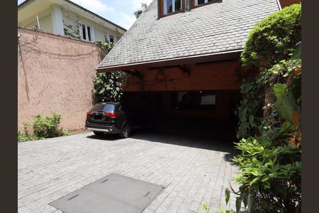 Casa à venda com 1000m², 4 quartos e 8 vagasGaragem