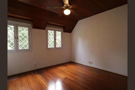 Casa à venda com 1000m², 4 quartos e 8 vagasSuíte 3