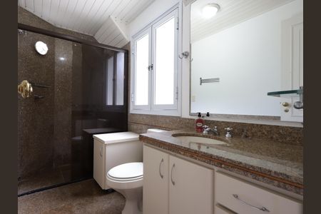 Casa à venda com 1000m², 4 quartos e 8 vagasBanheiro da Suíte 3