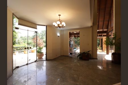 Casa à venda com 1000m², 4 quartos e 8 vagasSala