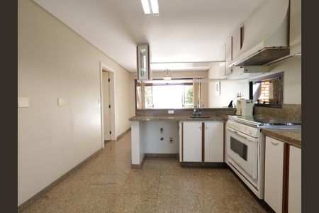 Casa à venda com 1000m², 4 quartos e 8 vagasCozinha