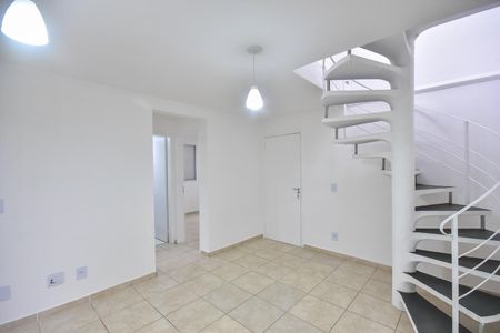 Sala de apartamento para alugar com 2 quartos, 110m² em Paraisópolis, São Paulo