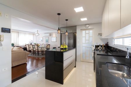 Apartamento à venda com 115m², 3 quartos e 2 vagasCozinha