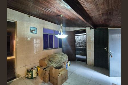 Sala 1 de casa de condomínio para alugar com 4 quartos, 180m² em Vargem Pequena, Rio de Janeiro