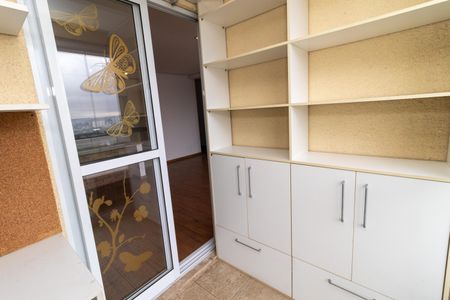 Apartamento à venda com 84m², 2 quartos e 2 vagas Apartamento à venda com 84m², 2 quartos e 2 vagasEscritório