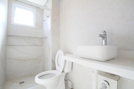 Apartamento à venda com 77m², 2 quartos e 2 vagasBanheiro 1