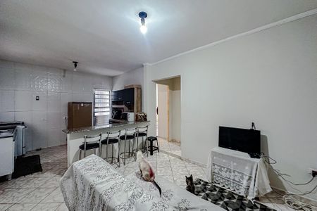 Casa à venda com 195m², 5 quartos e 2 vagasSala