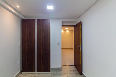 Quarto 1 de casa de condomínio para alugar com 2 quartos, 46m² em Vila Ema, São Paulo