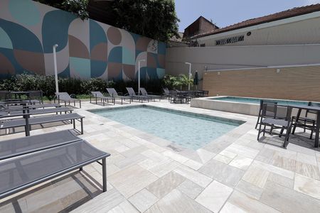 Apartamento à venda com 94m², 3 quartos e 2 vagas Apartamento à venda com 94m², 3 quartos e 2 vagasÁrea comum - Piscina