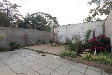 Casa à venda com 300m², 2 quartos e 2 vagasQuintal