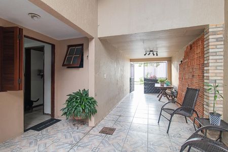 Casa à venda com 300m², 2 quartos e 2 vagasEntrada