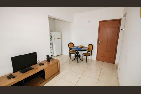 Sala de apartamento para alugar com 2 quartos, 50m² em Nova Mirim, Praia Grande