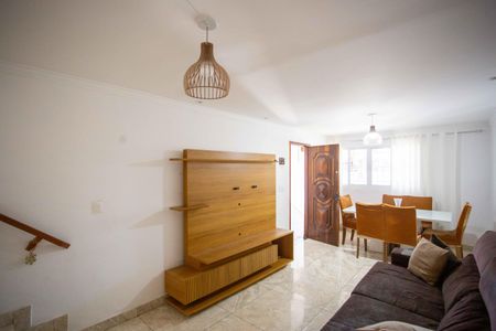 Casa à venda com 140m², 2 quartos e 2 vagasSala