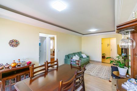 Apartamento à venda com 70m², 2 quartos e 1 vagaSala