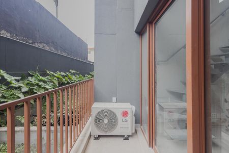 Varanda de kitnet/studio à venda com 1 quarto, 40m² em Jardim das Bandeiras, São Paulo