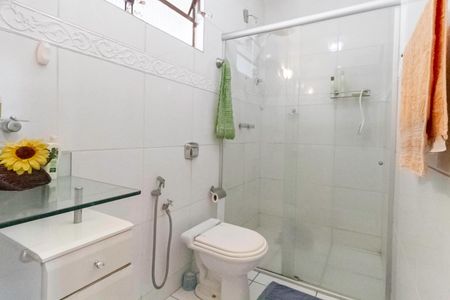 Casa à venda com 276m², 4 quartos e 3 vagas Casa à venda com 276m², 4 quartos e 3 vagasBanheiro social 1