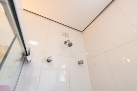 Casa à venda com 170m², 3 quartos e 4 vagas Casa à venda com 170m², 3 quartos e 4 vagasBanheiro da suíte 2