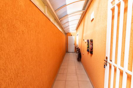 Casa à venda com 170m², 3 quartos e 4 vagas Casa à venda com 170m², 3 quartos e 4 vagasCorredor