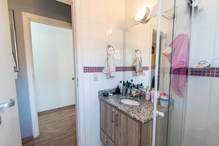 Casa à venda com 170m², 3 quartos e 4 vagas Casa à venda com 170m², 3 quartos e 4 vagasBanheiro da suíte 2