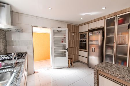 Casa à venda com 170m², 3 quartos e 4 vagas Casa à venda com 170m², 3 quartos e 4 vagasCozinha