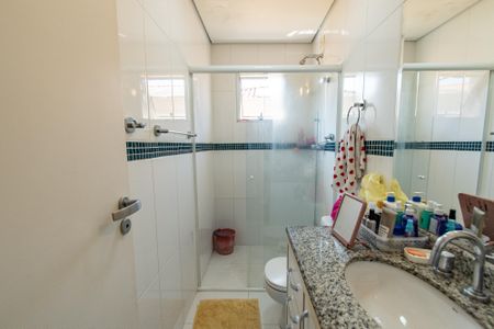 Casa à venda com 170m², 3 quartos e 4 vagas Casa à venda com 170m², 3 quartos e 4 vagasBanheiro da suíte 1