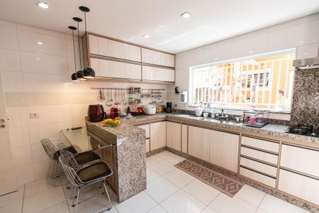 Casa à venda com 170m², 3 quartos e 4 vagas Casa à venda com 170m², 3 quartos e 4 vagasCozinha