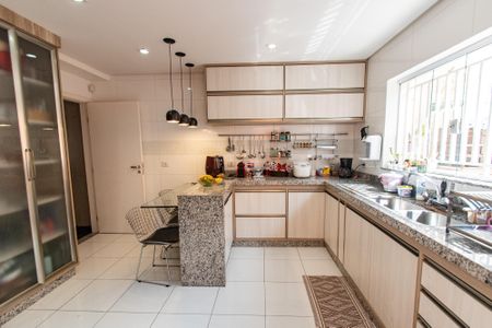 Casa à venda com 170m², 3 quartos e 4 vagas Casa à venda com 170m², 3 quartos e 4 vagasCozinha