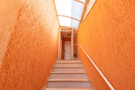 Casa à venda com 170m², 3 quartos e 4 vagas Casa à venda com 170m², 3 quartos e 4 vagasEntrada