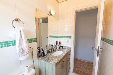 Casa à venda com 170m², 3 quartos e 4 vagas Casa à venda com 170m², 3 quartos e 4 vagasBanheiro da suíte 3