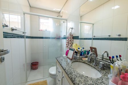 Casa à venda com 170m², 3 quartos e 4 vagas Casa à venda com 170m², 3 quartos e 4 vagasBanheiro da suíte 1