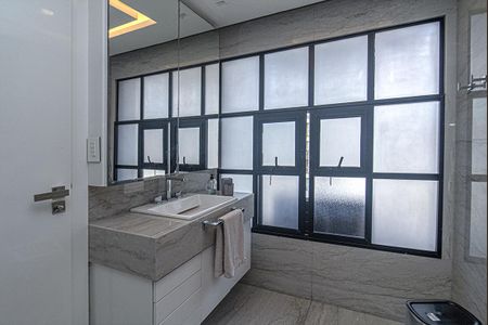 Apartamento à venda com 176m², 3 quartos e 3 vagas Apartamento à venda com 176m², 3 quartos e 3 vagasBanheiro da Suíte 1