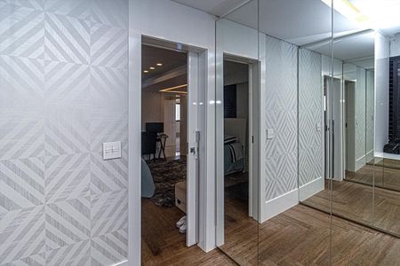 Apartamento à venda com 176m², 3 quartos e 3 vagas Apartamento à venda com 176m², 3 quartos e 3 vagasSuíte 2