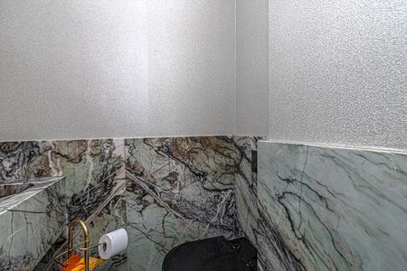 Apartamento à venda com 176m², 3 quartos e 3 vagas Apartamento à venda com 176m², 3 quartos e 3 vagasLavabo