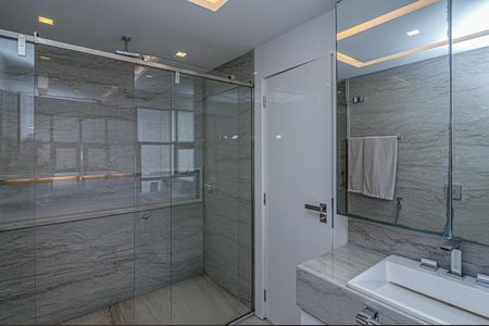 Apartamento à venda com 176m², 3 quartos e 3 vagas Apartamento à venda com 176m², 3 quartos e 3 vagasBanheiro da Suíte 1