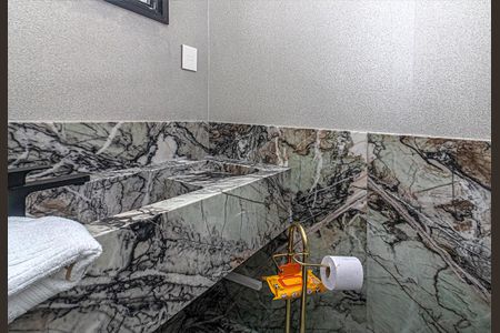 Apartamento à venda com 176m², 3 quartos e 3 vagas Apartamento à venda com 176m², 3 quartos e 3 vagasLavabo