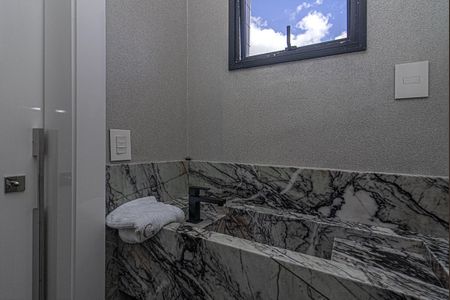 Apartamento à venda com 176m², 3 quartos e 3 vagas Apartamento à venda com 176m², 3 quartos e 3 vagasLavabo