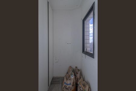 Apartamento à venda com 176m², 3 quartos e 3 vagas Apartamento à venda com 176m², 3 quartos e 3 vagasQuarto de Serviço