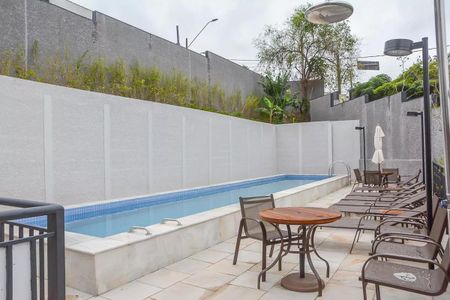 Apartamento à venda com 44m², 1 quarto e sem vaga Apartamento à venda com 44m², 1 quarto e sem vagaÁrea comum - Piscina