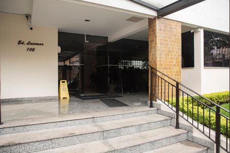 Apartamento à venda com 73m², 2 quartos e 2 vagasHall de entrada