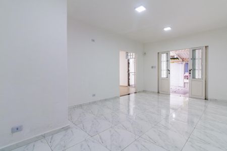 Casa para alugar com 3 quartos, 192m² em Vila Cordeiro, São Paulo