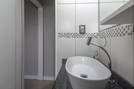 Apartamento à venda com 51m², 2 quartos e 1 vaga Apartamento à venda com 51m², 2 quartos e 1 vagaBanheiro