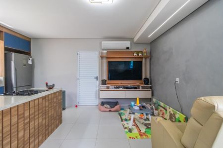 Sala de casa para alugar com 2 quartos, 80m² em Jardim Belval, Barueri