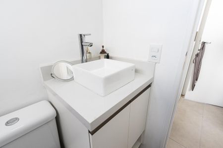 Apartamento à venda com 62m², 2 quartos e 1 vaga Apartamento à venda com 62m², 2 quartos e 1 vagaBanheiro Social