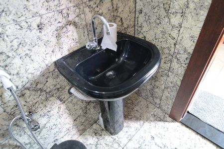 Casa à venda com 450m², 4 quartos e 5 vagasBanheiro Social