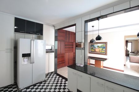 Casa à venda com 450m², 4 quartos e 5 vagasCozinha