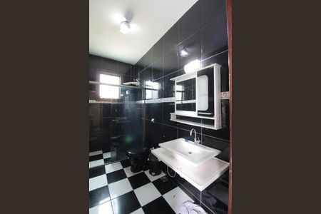 Casa à venda com 450m², 4 quartos e 5 vagasBanheiro da Suíte