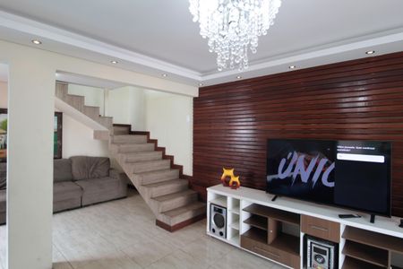 Casa à venda com 450m², 4 quartos e 5 vagasSala